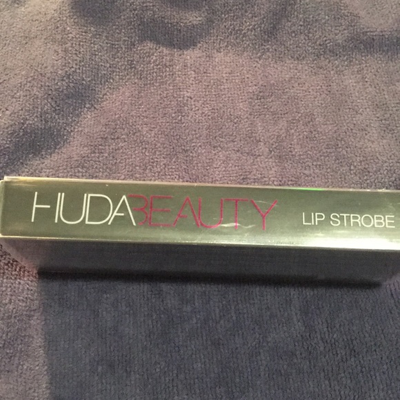 Makeup - Picture 3 of 3